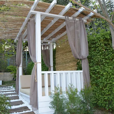 Milennia Family מלון דירות 4*